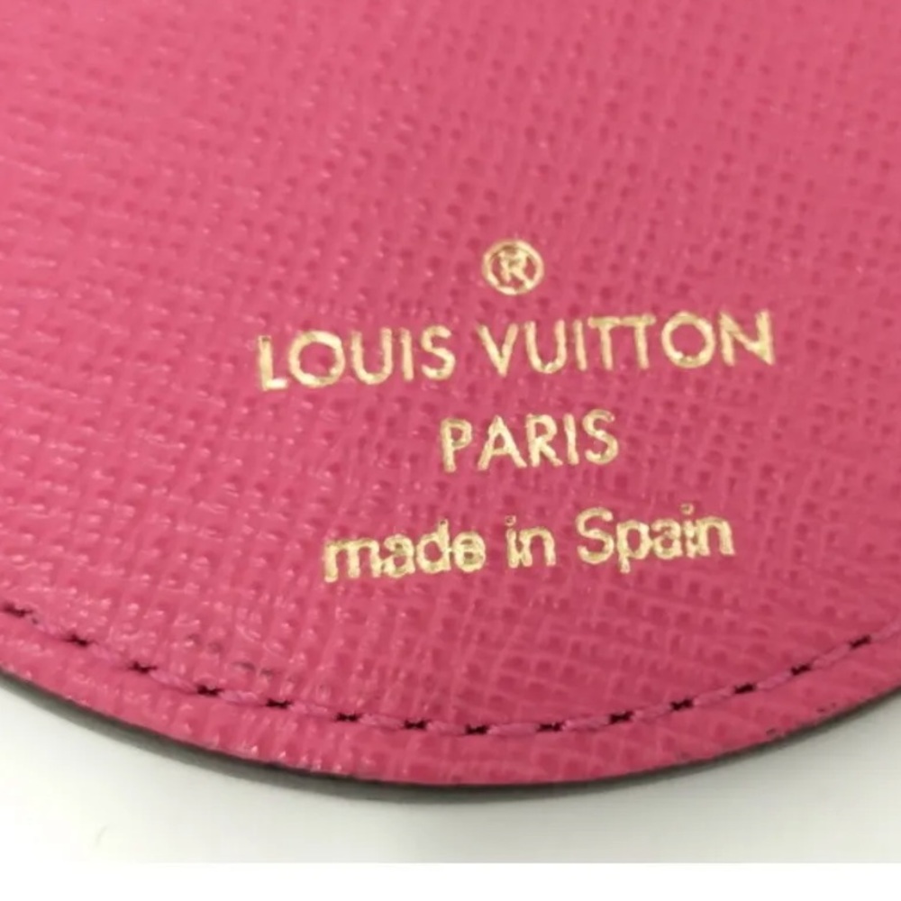 Louis Vuitton Leather Key Chain 🔐💕 - Picture 4 of 7